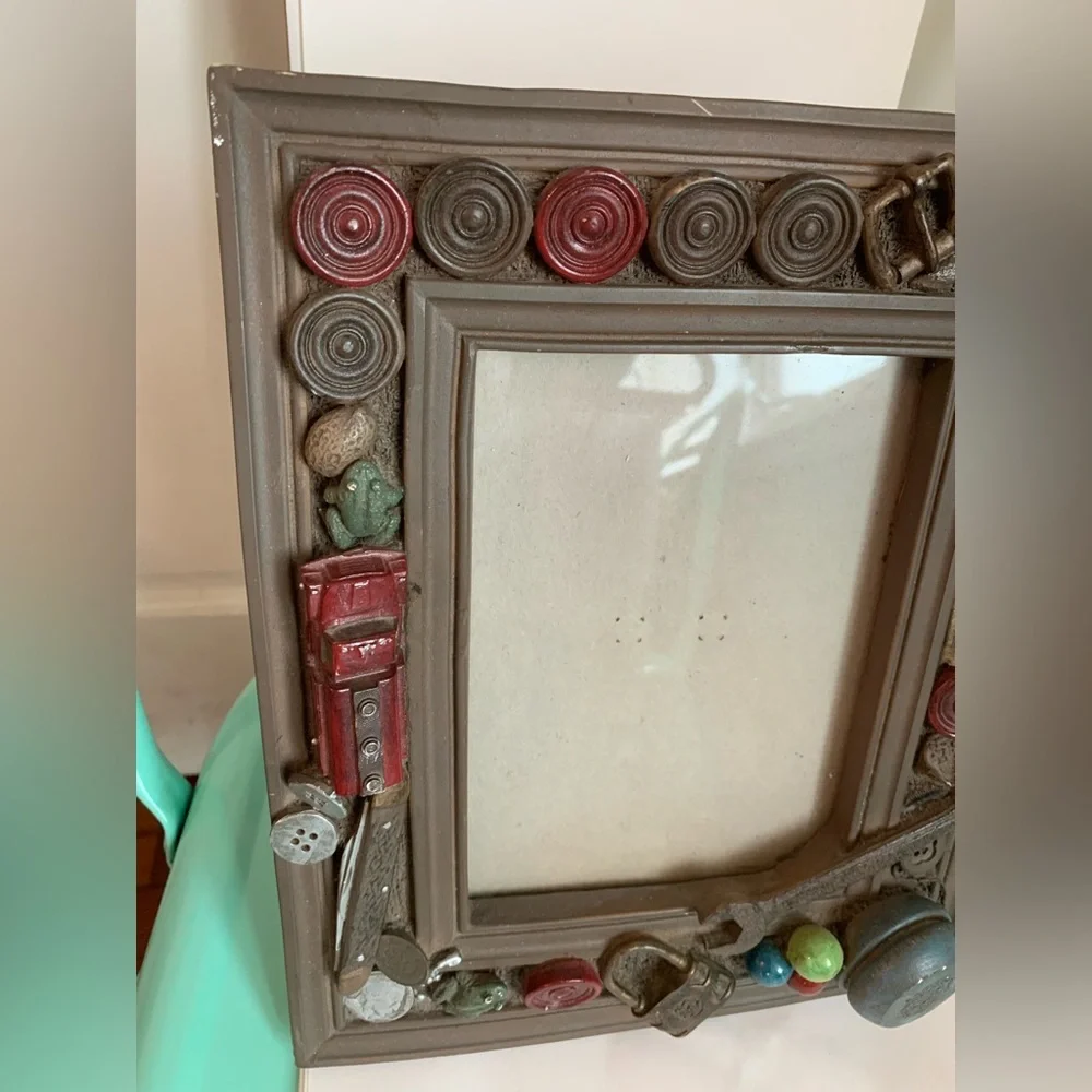 Snips and Snails Pocket Found Things Resin Rustic Freestanding Picture Frame